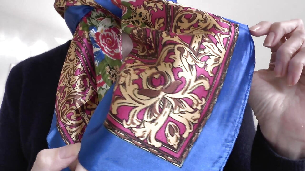 Satin Headcarf Fashion Show e Gozando em um lenço, JOI, Lady Victoria Valente