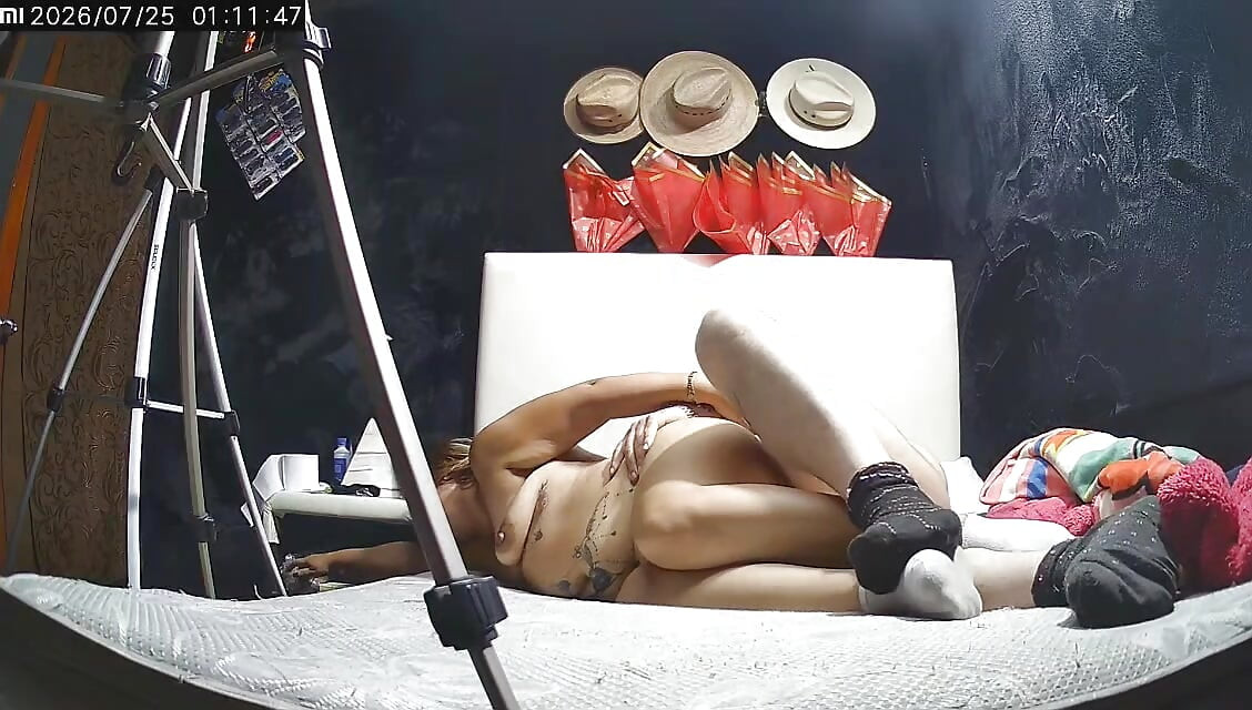 MI TIA MIA ES MUY CALIENTE Y LE GUSTA MUCHO EL SEXO ANAL