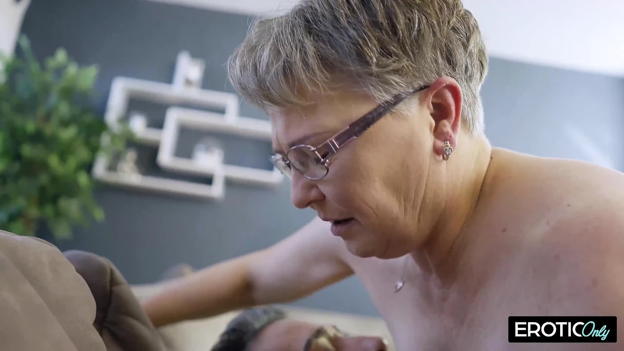 Grandma Ilse Is as Horny as a 20-year-old, Her Young Arabian Stallion Loves Her Plump Body