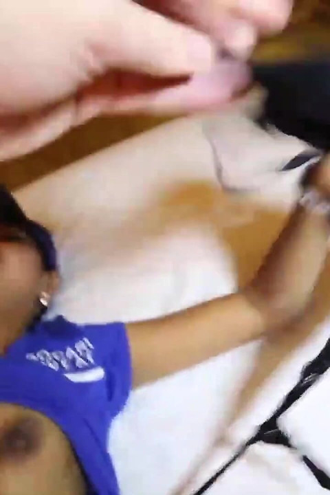 Asiansexdiary - une Philippine heureuse jouit brutalement avec un étranger