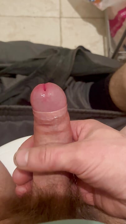 Guy Masturbates in the Toilet, Filming Close-up and in the Toilet