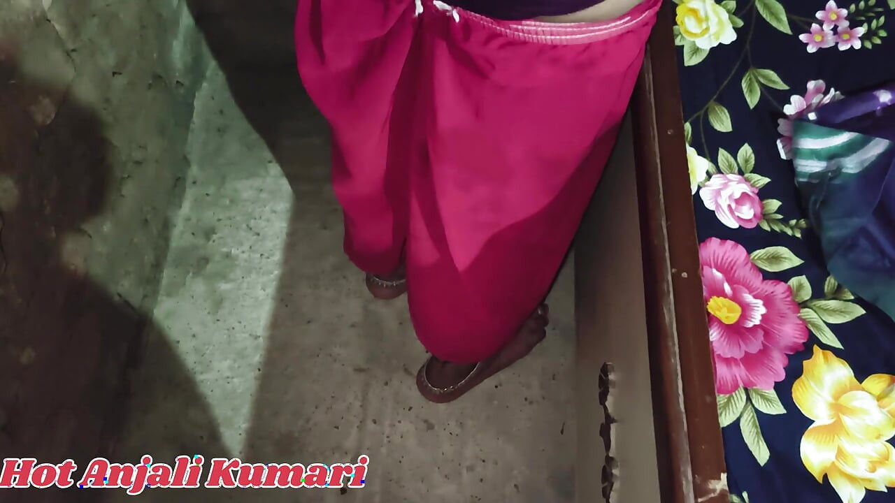 Indisk Desi Anal Prøver Sex Video HD Efter at have kneppet fissen, begyndte jeg at prøve i hendes røv