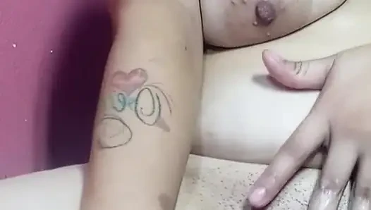 Ich masturbiere und ich komme lecker