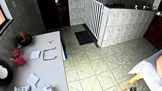 Jinekologun muayene masasında bir hastayla anal seks - bakış açısı.