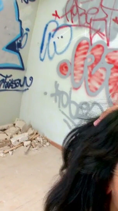 Chica de Galicia necesita dinero, así que se baja los pantalones... | Clip 2