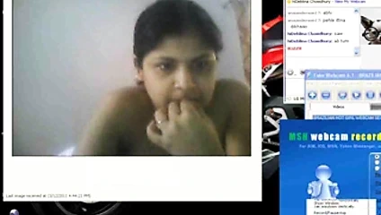 Deblina перед вебкамерой