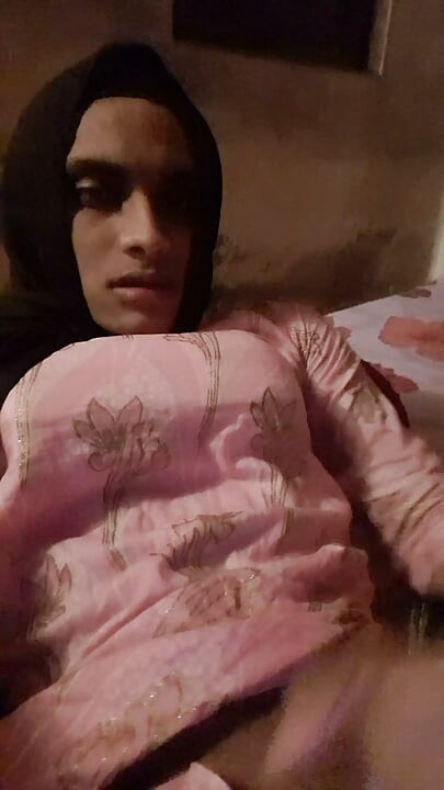 Desi caliente crossdresser auto placer