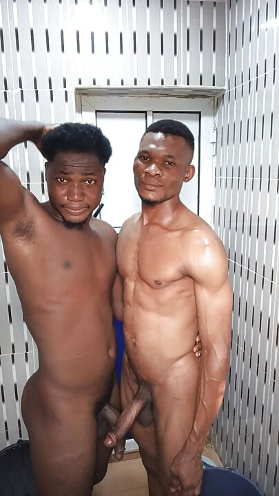 自分たちと遊ぶ