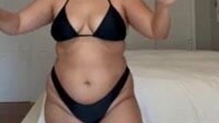 Il corpo bikini di Serena Sultan drenante