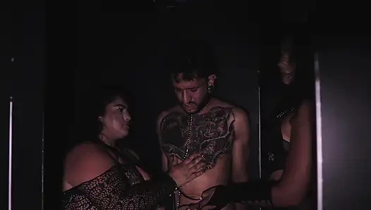 3 богини заставляют меня подчиняться им