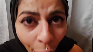 Mia Niqab Close Up Deepthroat