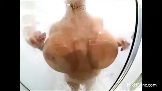 Nikki Benz play with pussy and cums in the shower!!