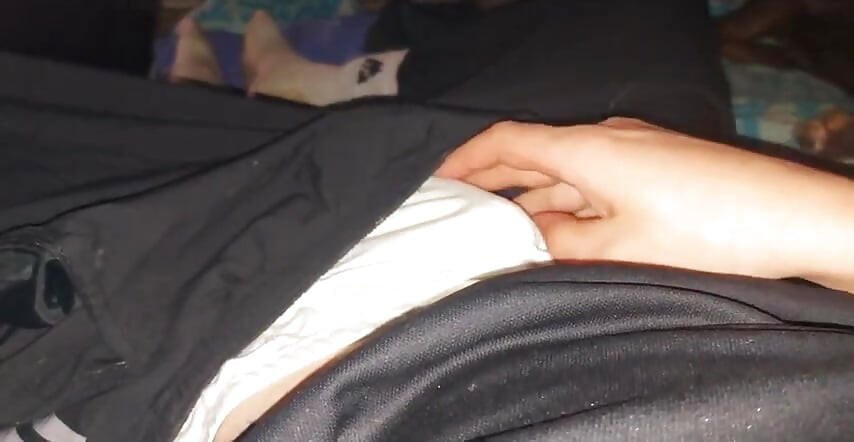 صبي يضرب عشرة في سيارته الأديداس المثيرة