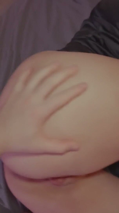 I got horny from my stepmom's ass and touched her with a cock. Stepmom liked it and she takes a dick in her mouth | Clip 1