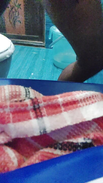 bathroom ke andar me hai Amit ka bahan ko yaad kiya Or unka Chhota chhota chheda me