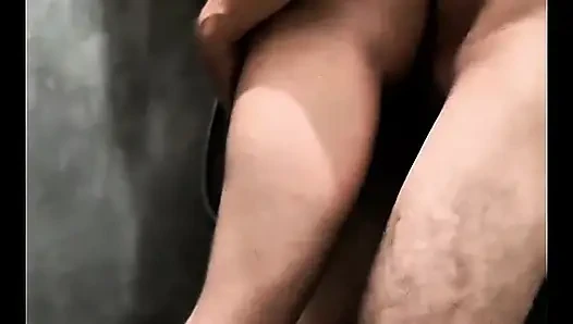 Adik tiri india selingkuh di kamar mandi