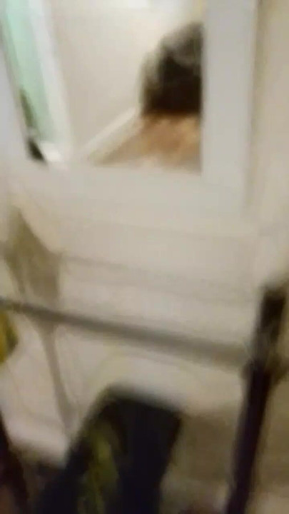 เงี่ยนและกําลังมองหาใครก็ตามที่ต้องการนัดพบและทําวิดีโอสําหรับผู้ใหญ่เพื่ออัปโหลด