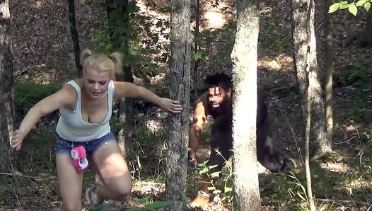 HD - Nadia White dostaje twarz ostro wyruchana w lesie przez Don Whoe