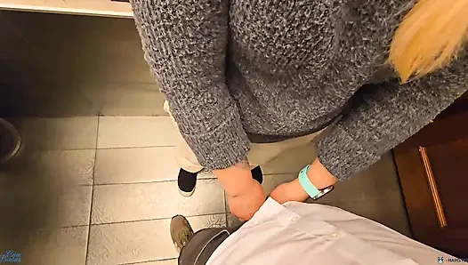 Yabancı restoran tuvaletinde külotuma boşalıyor
