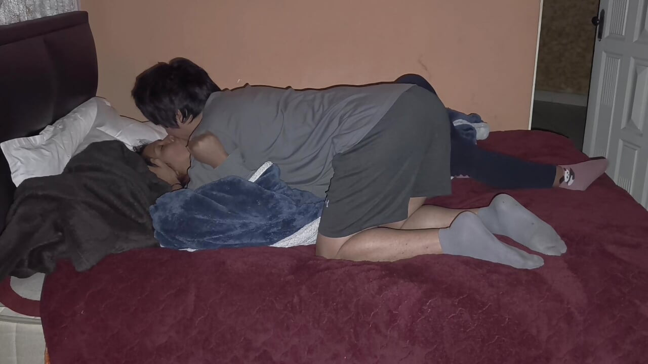 Nepřestávej mě vyzvedávat, prosím, prosím tě! Můj křesťanský soused a já máme hodně intenzivního sexu