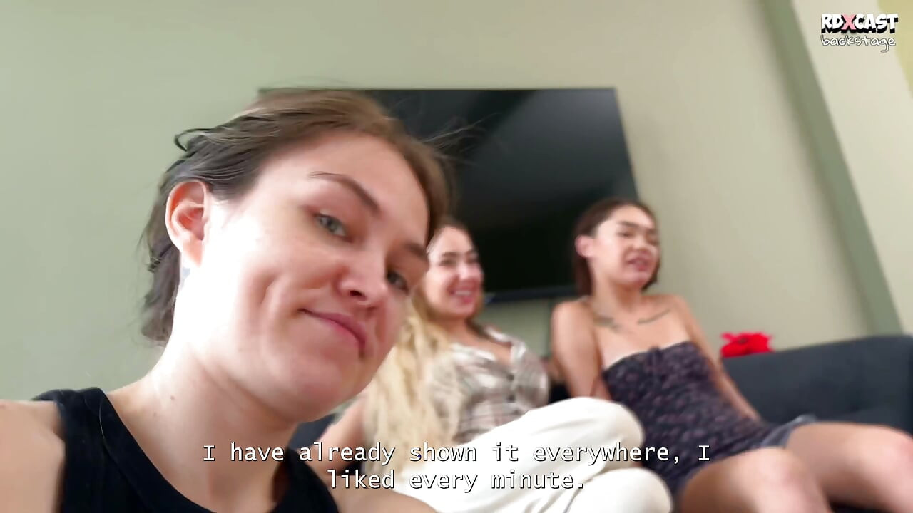 Nos bastidores! Duplo duro da pequena atriz pornô asiática Kwini Kim!