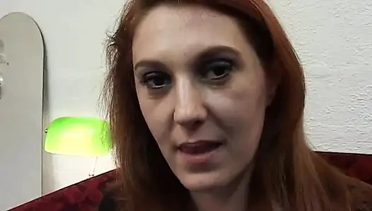 Carina pertama kali dengan pria lain