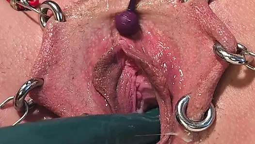 Pirsingli amcığımın damlayan dölleme orgazmı