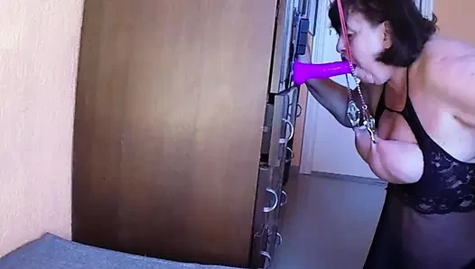 Die fette sklavin vitgun trainiert für die ankunft ihres Meisters, teil 1.mp4