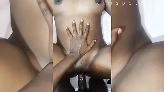 Zenci üvey kız kardeşimi ilk kez çıplak görüyorum onu siktim