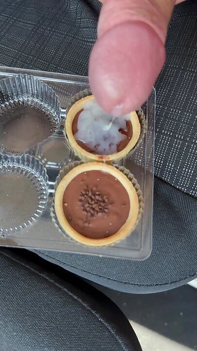 I cum on the dessert with a lot of cum and eat it.