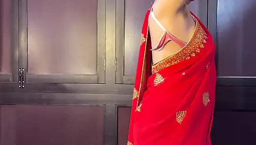 Anne Parti Için Makyaj Yaparken Azgın Oğlu Tarafından Sikiliyor