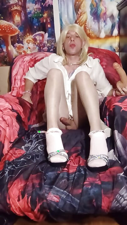 Sexy crossdresser Angel Sapphire