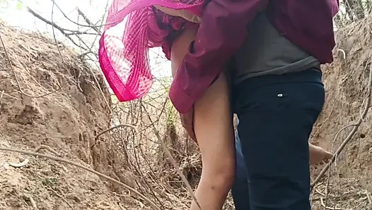 Boobs dikhne ke badle bhabhi ko chod liya aj