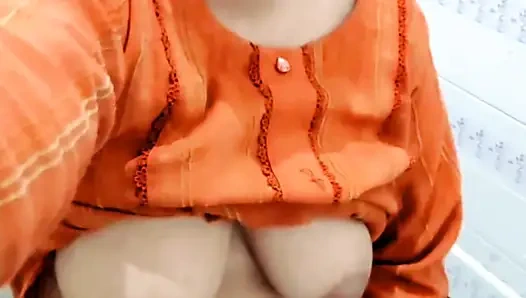 Cute hot Desi girl fingerings when she is very hornny xxx video