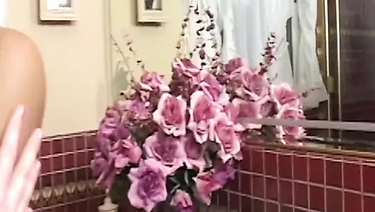 Pesta seks lesbian bareng cewek nakal dengan pantat bahenol ini!