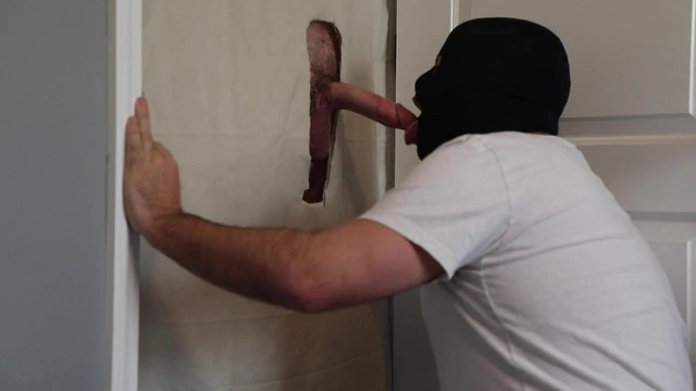 Sucking Grindr Cock at my Gloryhole