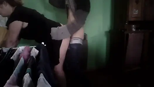 Мы занимаемся сексом на кухне рядом с плитой