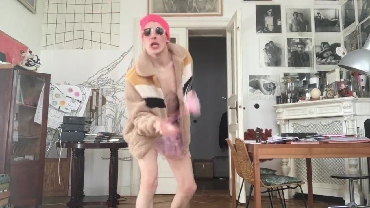 TWINK IS ALWAYS HUNGRY FOR RAW COCK