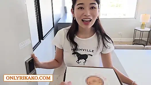 Big dick delivery guy fucks Japanese babe until she eats his creampie