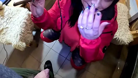 Zigarre-blowjob & zerrissene strumpfhosen - muschi-massage &, sperma auf meine unterjacke