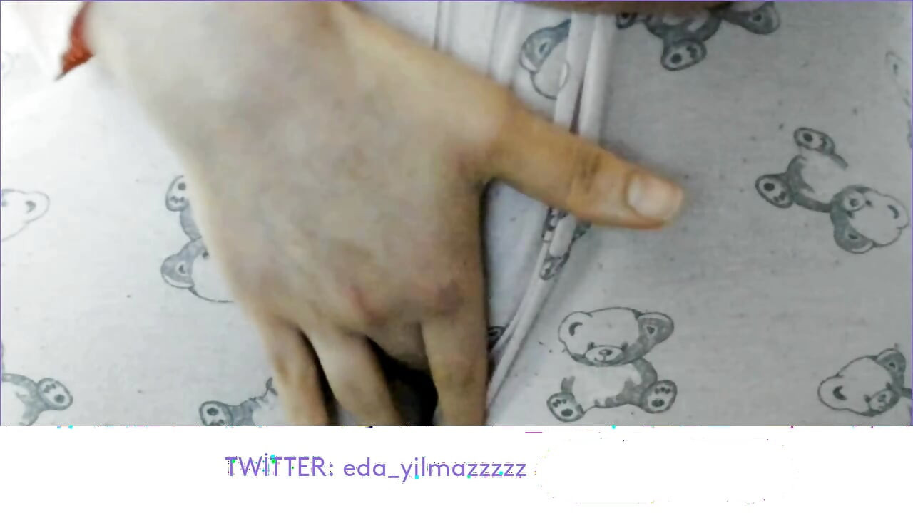 CAMELTOE- SWOLLEN PUSSY- MASTURBATE WITH PAJAMAS