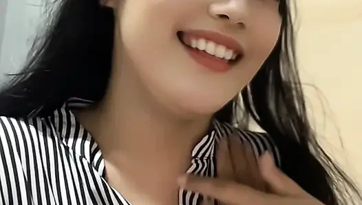 Genç kadının mastürbasyonu o kadar iyi ki fışkırtıyor