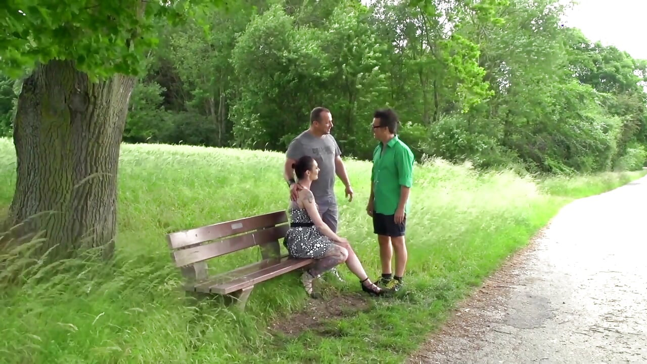 Big ass chick fucke outdoor from her fucker