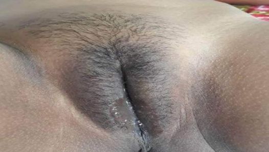 Bhabhi dedilhando vídeos de sexo em hindi