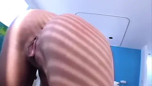 Cewek hot ini dicrot sperma hangat setelah dientot habis-habisan sama besar