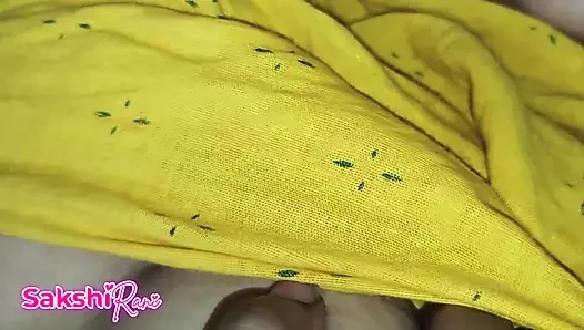 Jiju ne Mere Chut me apna Lund rakh daal diya Akeli leti thi hindi sex video Hindi dirty talking sex video