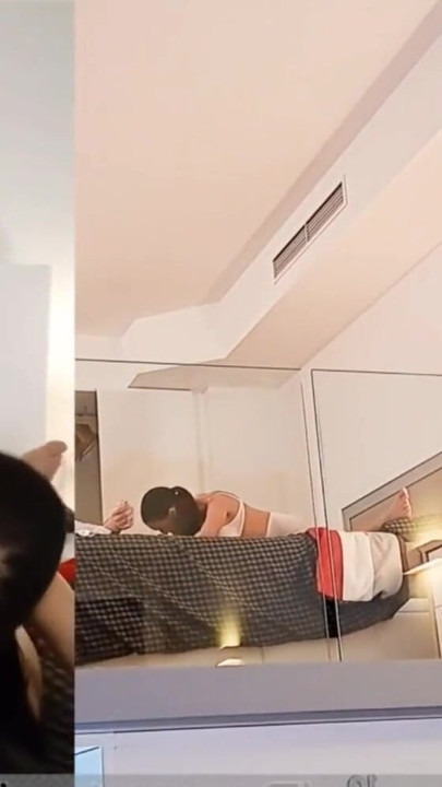 "Seksi temizlikçi kadın ve pembe ıslak amcığını sikiyor bakış açısı amatör sikiş" den ikonik an