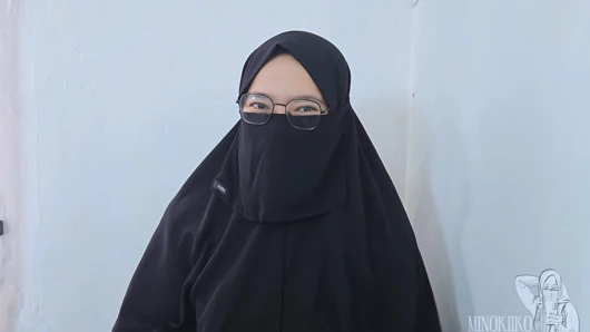 Tesettürlü kız kardeşim ayak masajı hakkında yanlış anladı - minokiiko