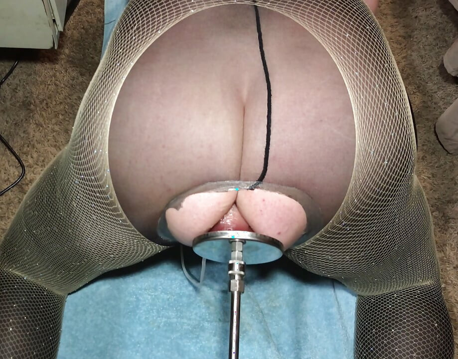 Deep breeding creampie in shiny pantyhose