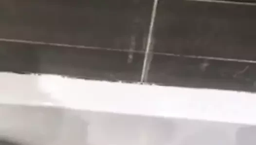 banyoda boşalmak